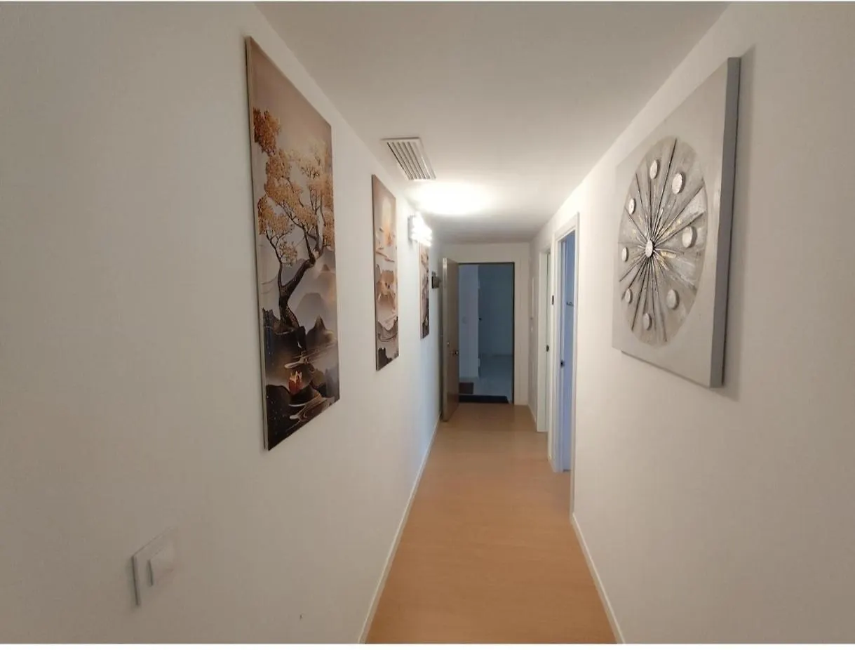 Habitacion Familiar Lovely Sevilla Con Bano Compartido Camas Spain