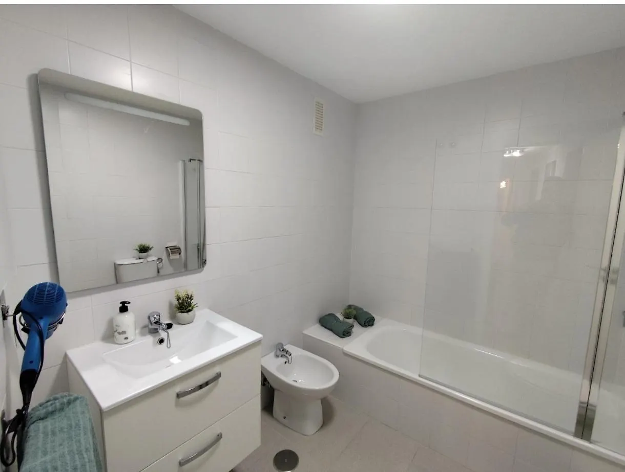 Habitacion Familiar Lovely Sevilla Con Bano Compartido Camas 0*,  Spain